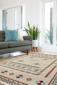 ZARA ZR 20 LIGHT MULTY Otantik Desenli Özel Hav Vermeyen ve Kolay Temizlenebilir Tensel Kullanılarak El Emeği ile Özel Tezgahlarda Üretilen Modern Uşak Halısı