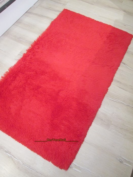 Doğuş Peluş Tavşan Tüyü 140x200cm Kaymaz Tabanlı Halı Kırmızı