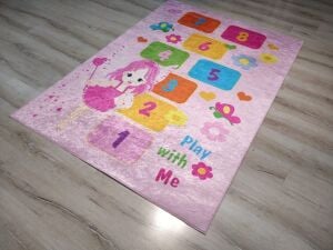 YamalıHome Style B969 Pembe Seksek Desenli 180x280  cm Deri Taban Yıkanabilir Çocuk Halısı