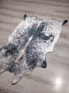 Yamalı Home İnci Halı 002 Siyah Yapay Dana Post 70x105 cm