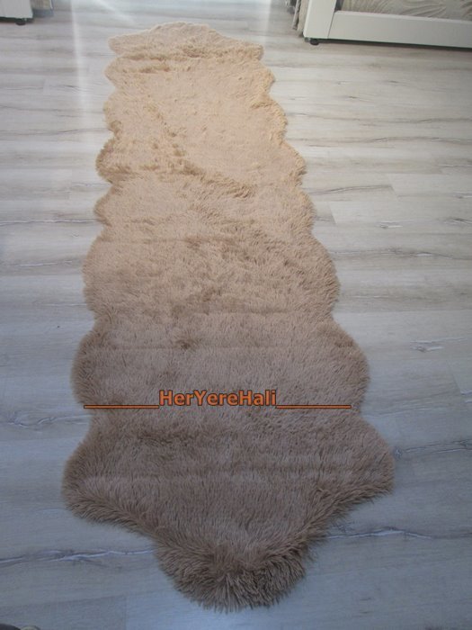 Yamalı Home Peluş Tavşan Tüyü 80x300cm Kaymaz Tabanlı Post Halı Bej