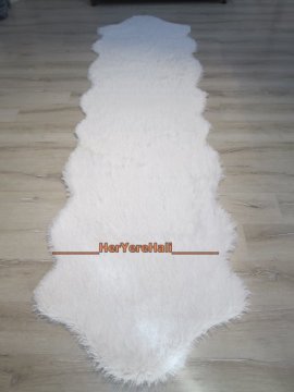 Yamalı Home Peluş Tavşan Tüyü 80x300cm Kaymaz Tabanlı Post Halı Beyaz